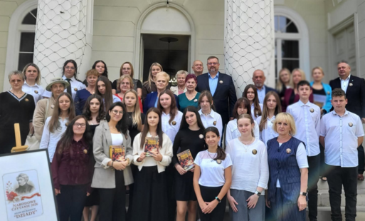Zdjęcie do Narodowe Czytanie &bdquo;Dziad&oacute;w&rdquo; Adama Mickiewicza w Bejscach